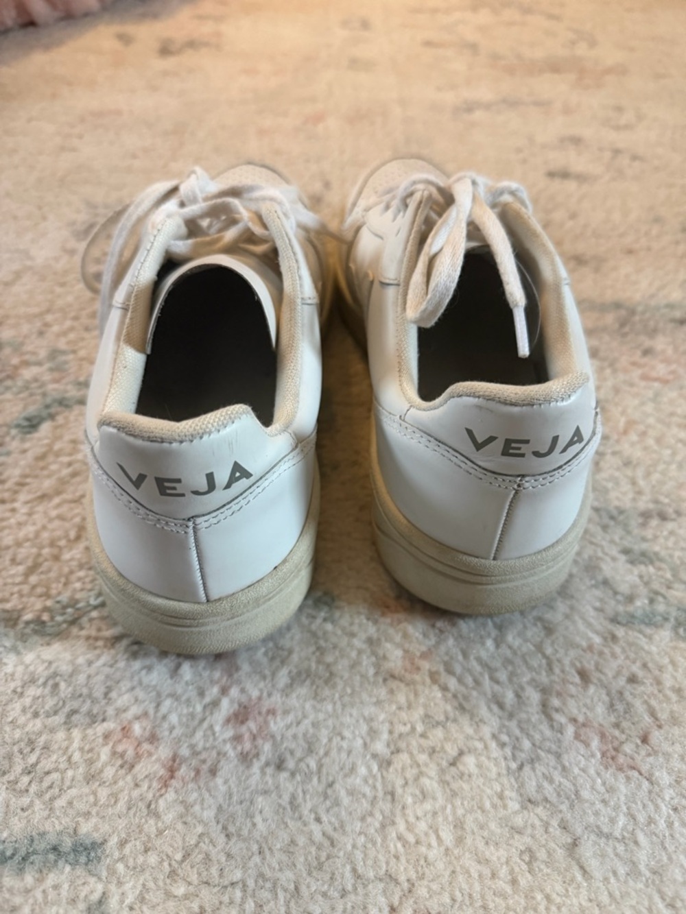Veja V-10 Leather Sneakers - Picture 4 of 7
